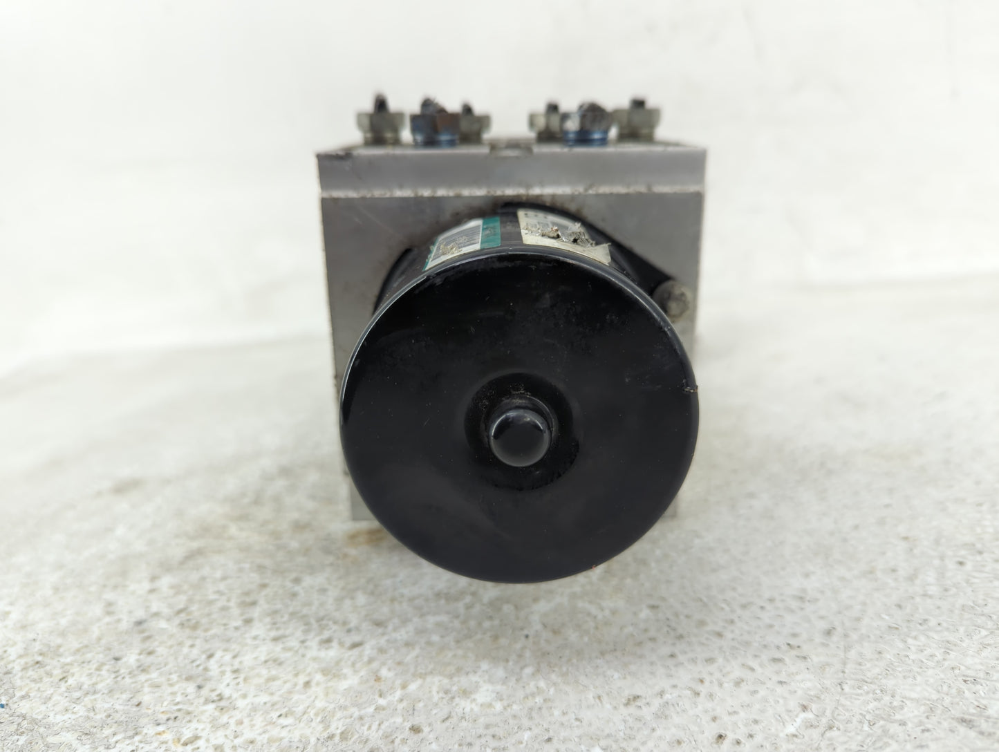 2010 Chevrolet Malibu ABS Pump Control Module Replacement P/N:25949990 Fits OEM Used Auto Parts - Oemusedautoparts1.com