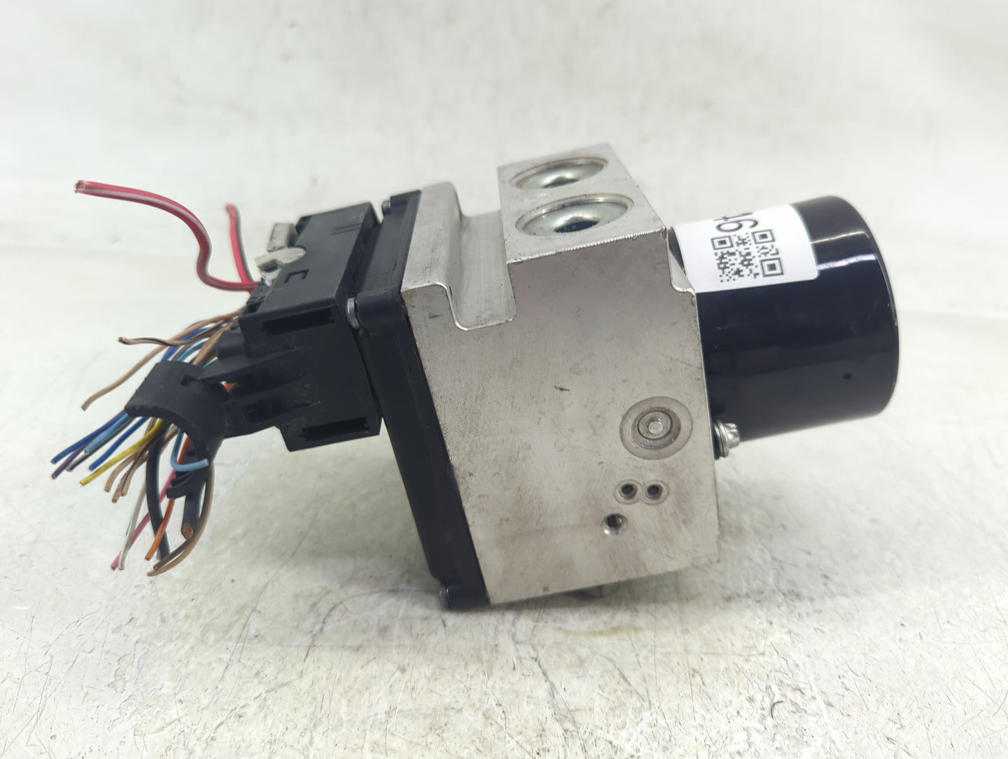 2010 Chevrolet Malibu ABS Pump Control Module Replacement P/N:20812604 Fits OEM Used Auto Parts - Oemusedautoparts1.com