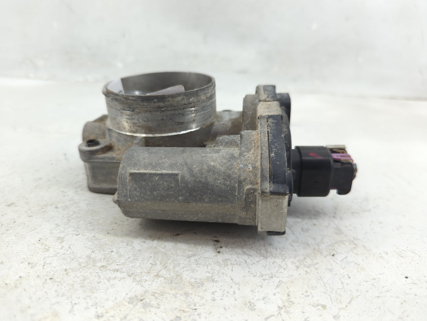 2008-2012 Chevrolet Malibu Throttle Body P/N:12615503 Fits Fits 2007 2008 2009 2010 2011 2012 OEM Used Auto Parts - Oemuseda