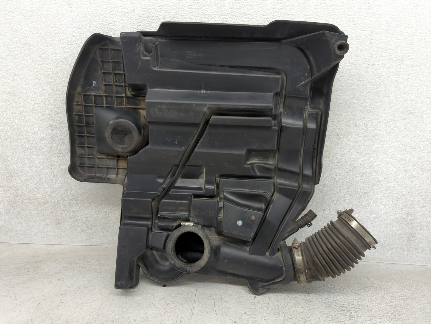 2010 Chevrolet Malibu Engine Cover - Oemusedautoparts1.com