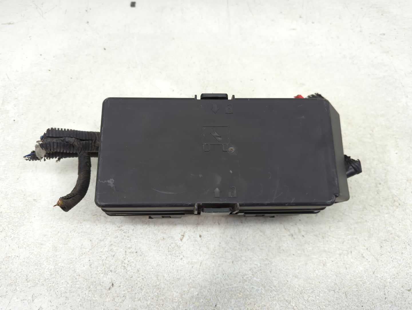 2009-2012 Chevrolet Malibu Fusebox Fuse Box Panel Relay Module P/N:20822689 Fits Fits 2009 2010 2011 2012 OEM Used Auto Part