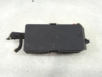 2009-2012 Chevrolet Malibu Fusebox Fuse Box Panel Relay Module P/N:20822689 Fits Fits 2009 2010 2011 2012 OEM Used Auto Part
