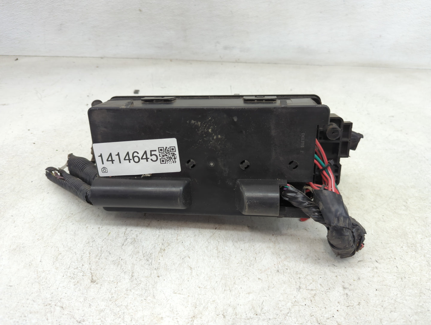 2009-2012 Chevrolet Malibu Fusebox Fuse Box Panel Relay Module P/N:20822689 Fits Fits 2009 2010 2011 2012 OEM Used Auto Part