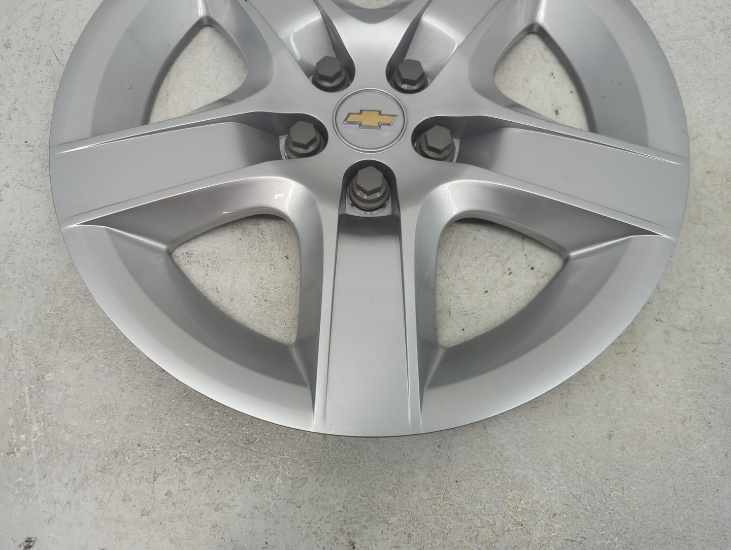 2010 Chevrolet Malibu Hubcap Wheel Cover Silver - Oemusedautoparts1.com
