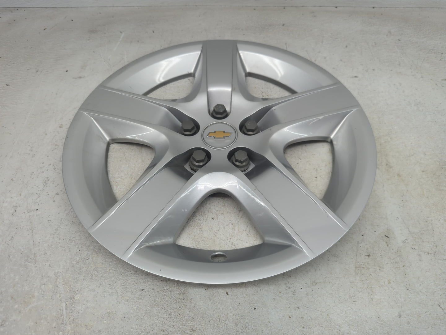 2010 Chevrolet Malibu Hubcap Wheel Cover Silver - Oemusedautoparts1.com