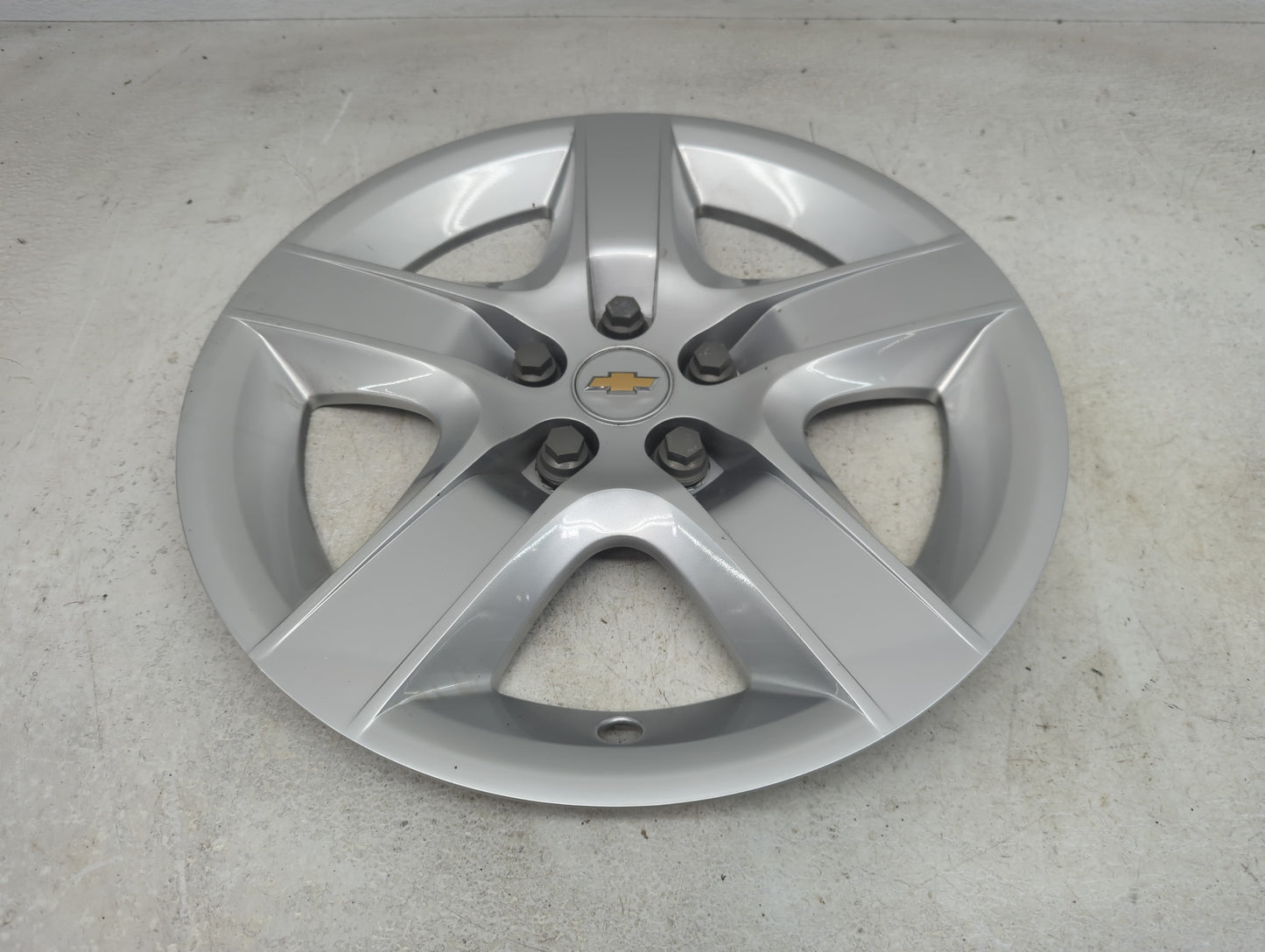 2010 Chevrolet Malibu Hubcap Wheel Cover Silver - Oemusedautoparts1.com