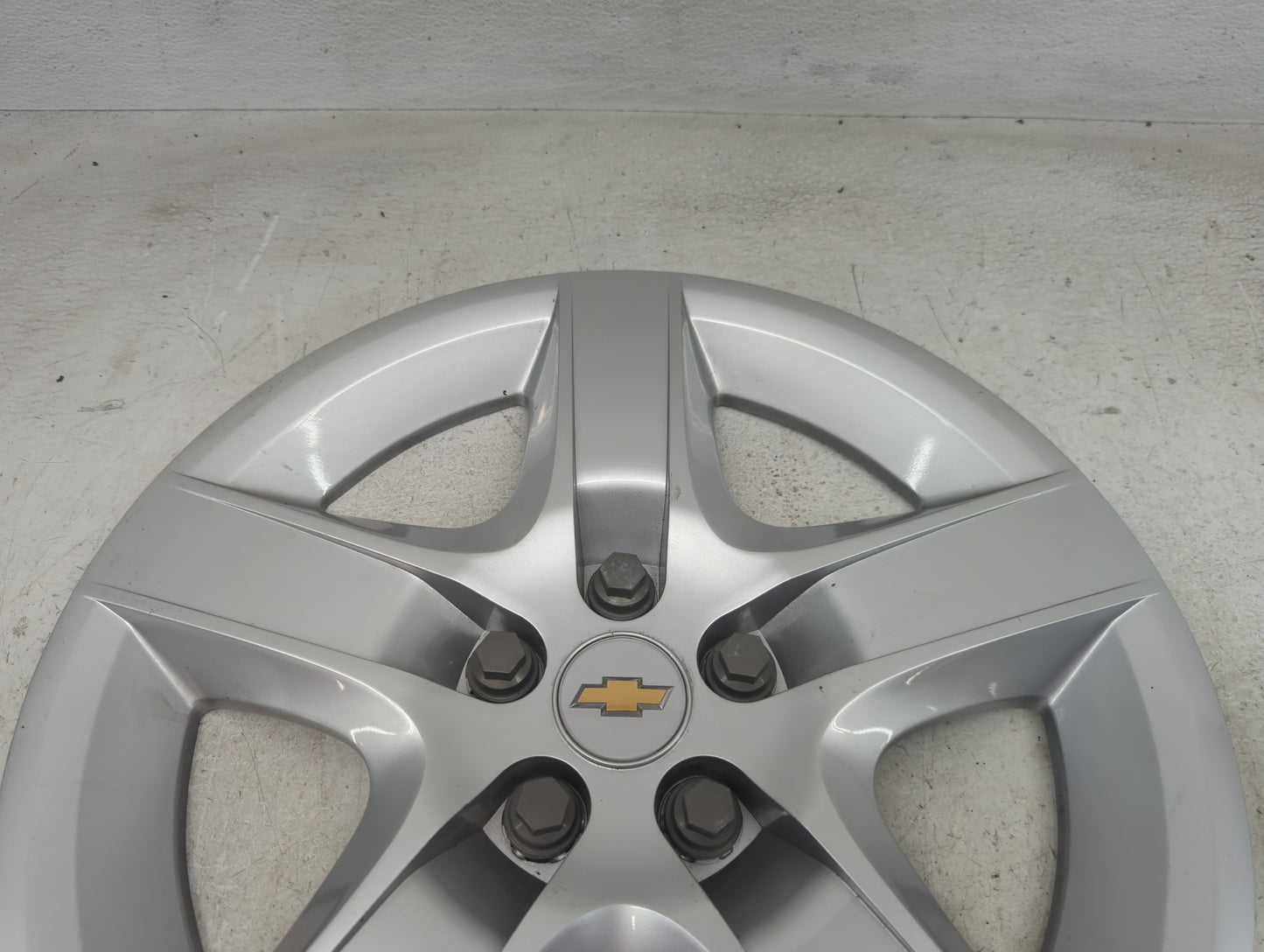 2010 Chevrolet Malibu Hubcap Wheel Cover Silver - Oemusedautoparts1.com