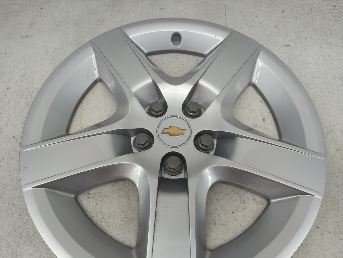 2010 Chevrolet Malibu Hubcap Wheel Cover Silver - Oemusedautoparts1.com