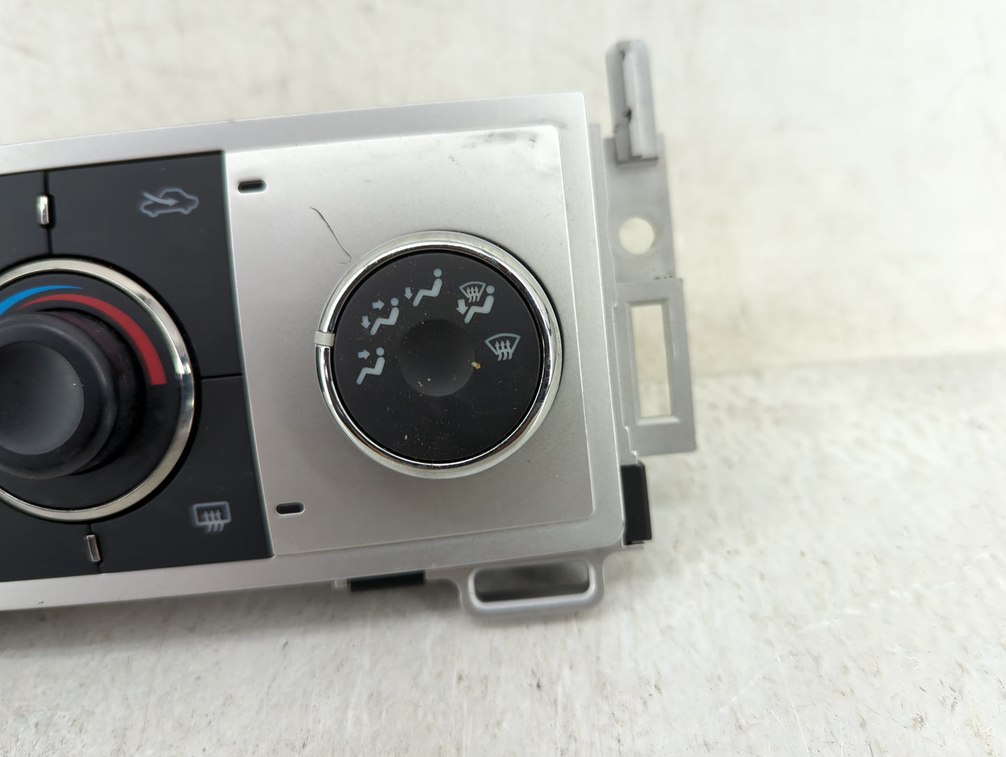2008-2012 Chevrolet Malibu Climate Control Module Temperature AC/Heater Replacement P/N:28251428 Fits OEM Used Auto Parts - 