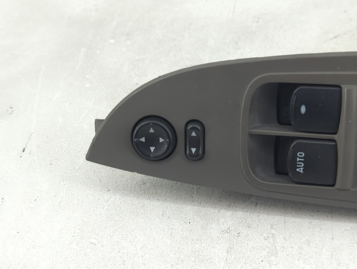 2010-2011 Chevrolet Malibu Master Power Window Switch Replacement Driver Side Left P/N:20807220 Fits Fits 2010 2011 OEM Used