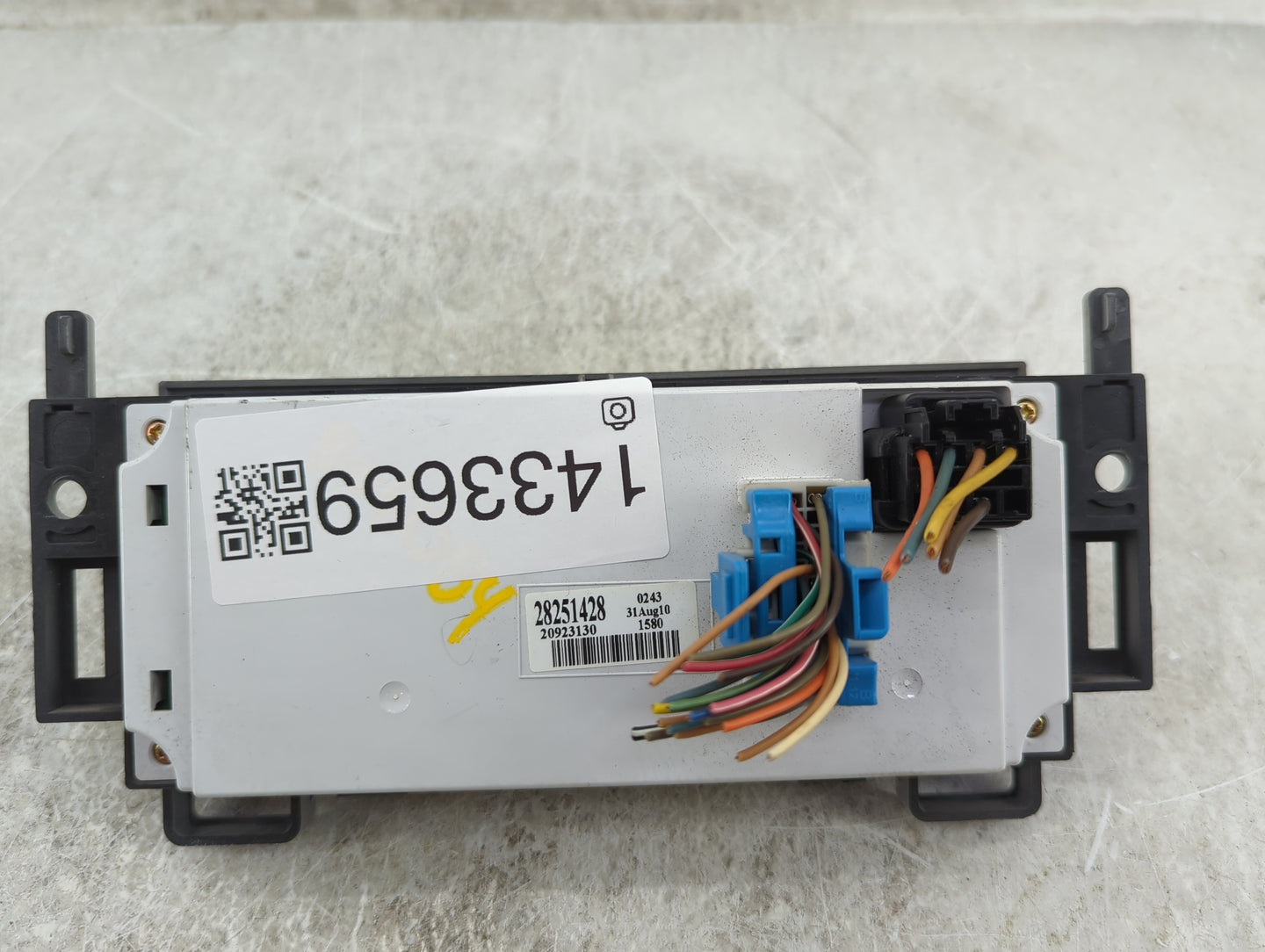 2008-2012 Chevrolet Malibu Climate Control Module Temperature AC/Heater Replacement P/N:28251428 Fits OEM Used Auto Parts - 