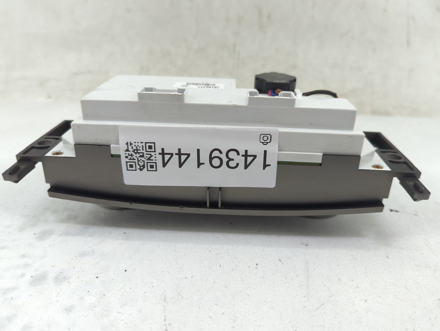2008-2012 Chevrolet Malibu Climate Control Module Temperature AC/Heater Replacement P/N:28180353 Fits OEM Used Auto Parts - 