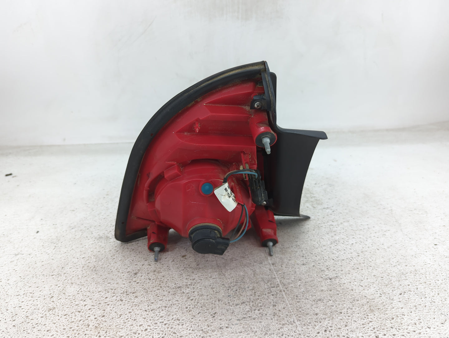 2008-2012 Chevrolet Malibu Tail Light Assembly Passenger Right OEM P/N:20914364 Fits Fits 2008 2009 2010 2011 2012 OEM Used 