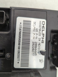 2010-2012 Chevrolet Malibu Body Control Module Bcm Inner Cabin Fuse Box 1442702 - Oemusedautoparts1.com