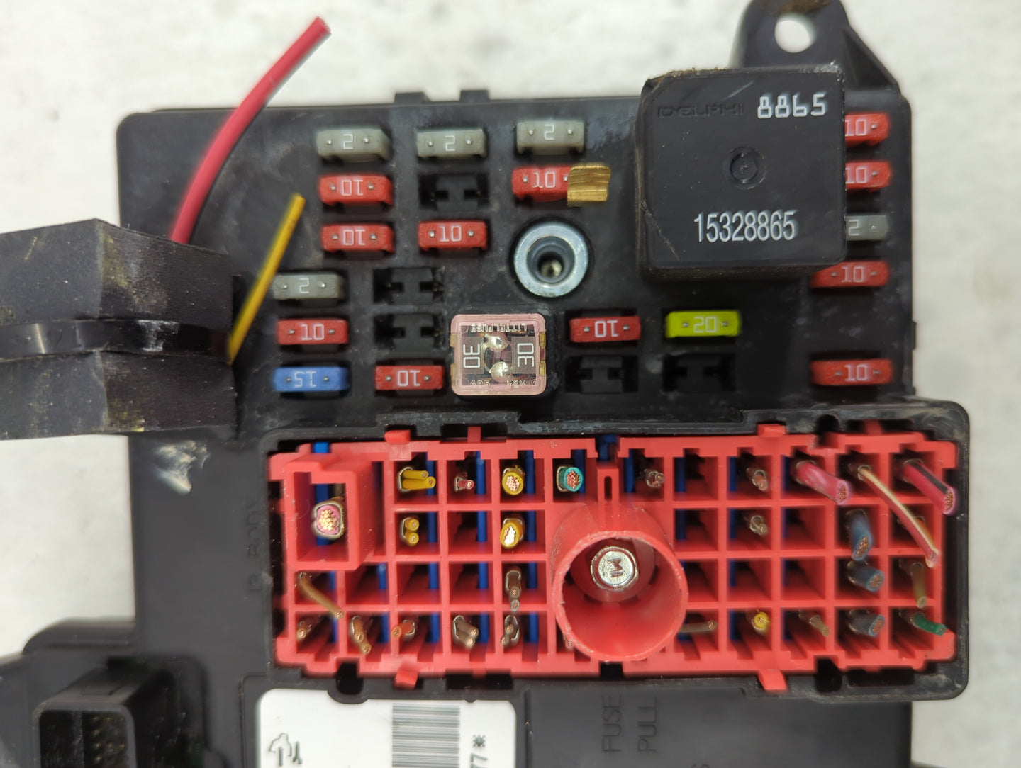 2010-2012 Chevrolet Malibu Body Control Module Bcm Inner Cabin Fuse Box 1442702 - Oemusedautoparts1.com