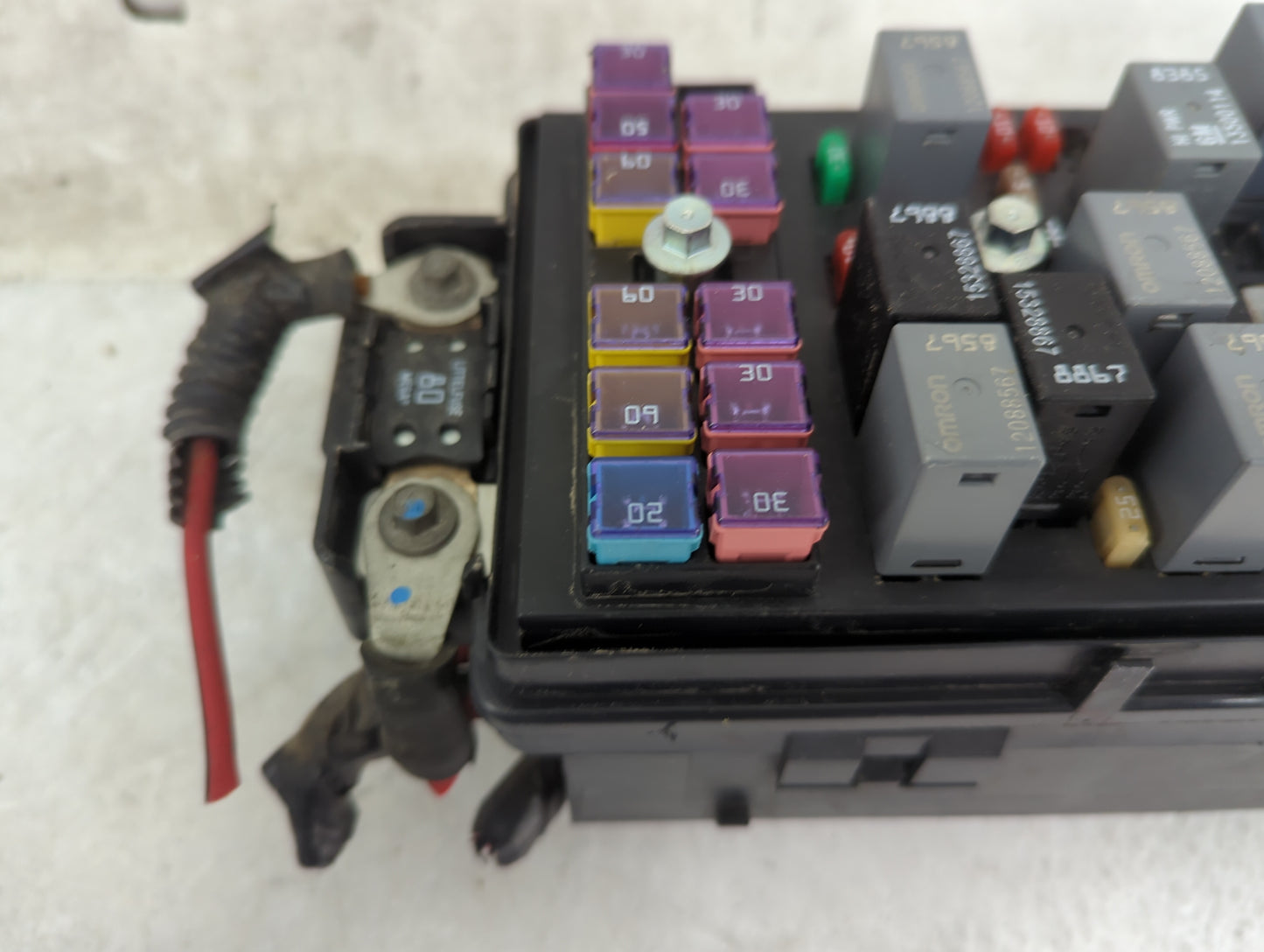 2009-2012 Chevrolet Malibu Fusebox Fuse Box Panel Relay Module Fits Fits 2009 2010 2011 2012 OEM Used Auto Parts - Oemusedau