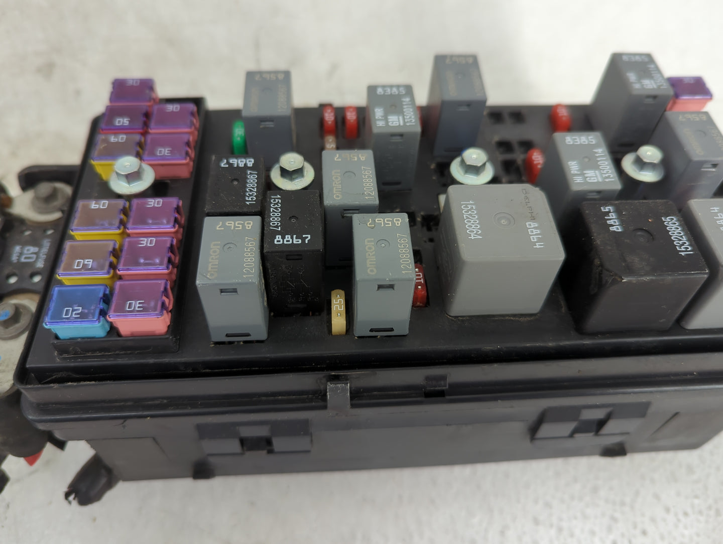 2009-2012 Chevrolet Malibu Fusebox Fuse Box Panel Relay Module Fits Fits 2009 2010 2011 2012 OEM Used Auto Parts - Oemusedau