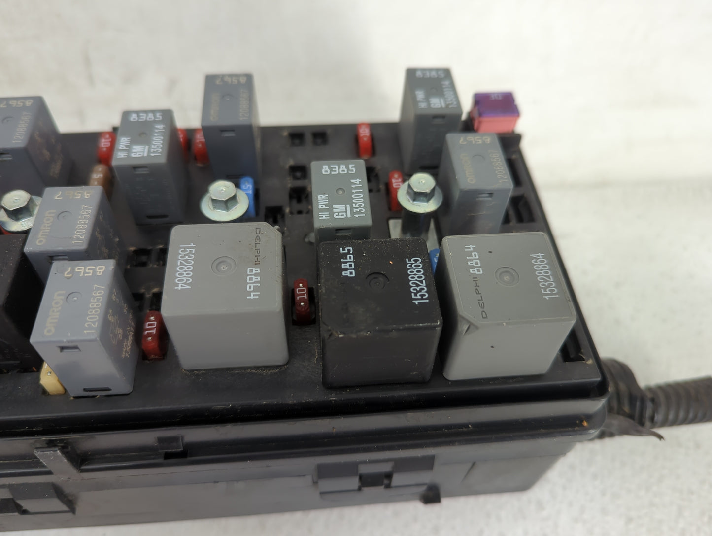 2009-2012 Chevrolet Malibu Fusebox Fuse Box Panel Relay Module Fits Fits 2009 2010 2011 2012 OEM Used Auto Parts - Oemusedau