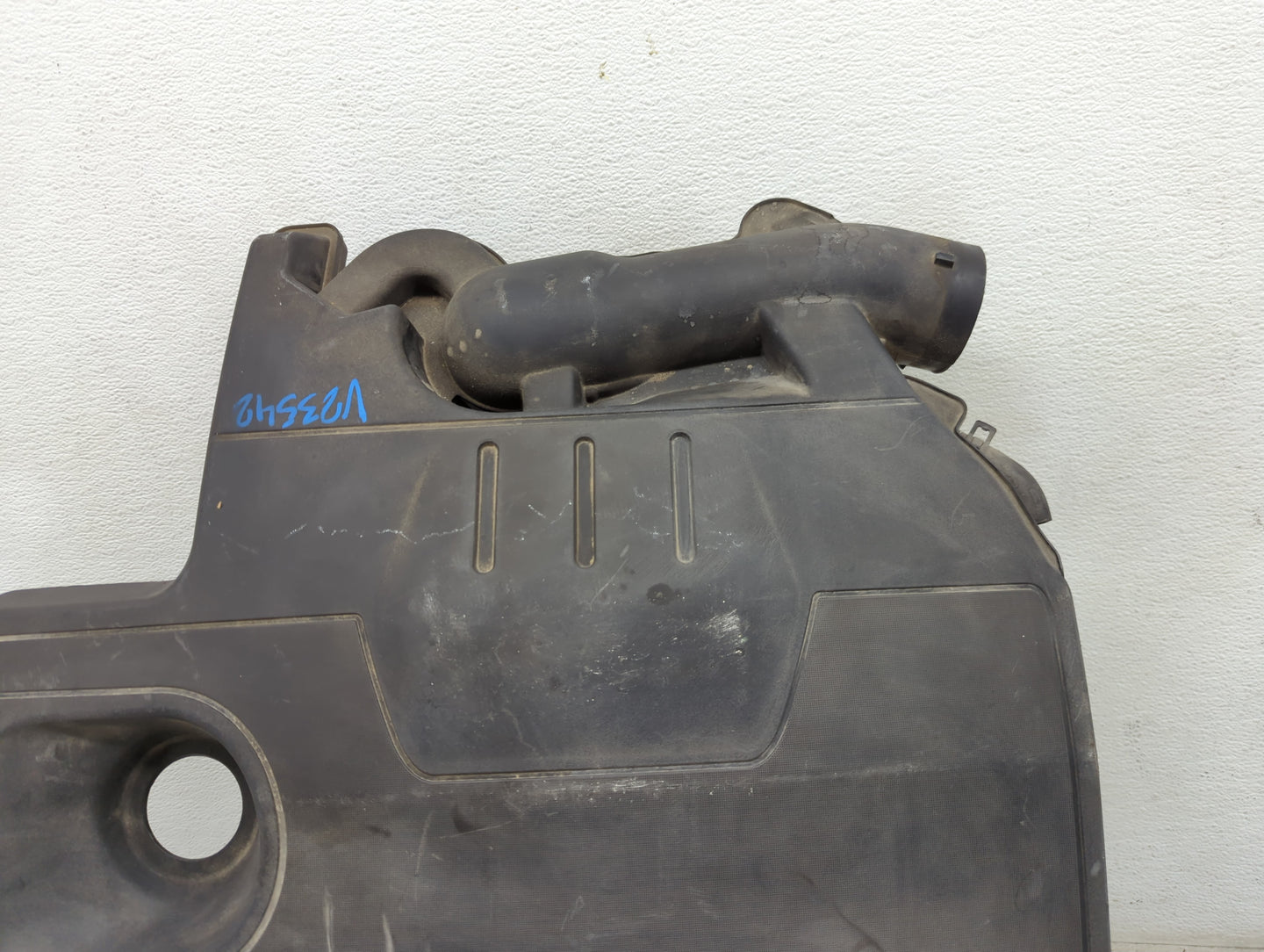 2010 Chevrolet Malibu Engine Cover Black - Oemusedautoparts1.com