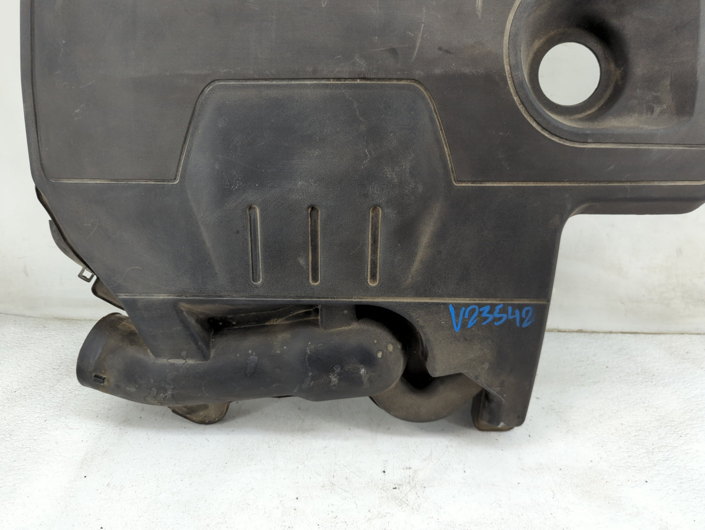 2010 Chevrolet Malibu Engine Cover Black - Oemusedautoparts1.com