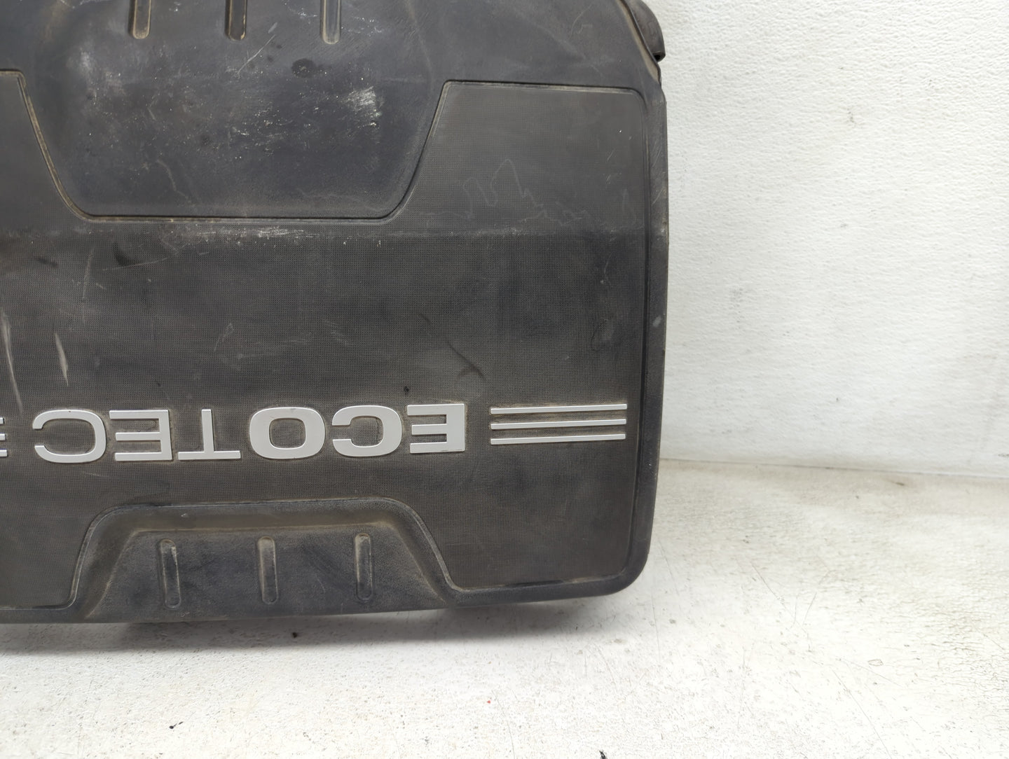 2010 Chevrolet Malibu Engine Cover Black - Oemusedautoparts1.com