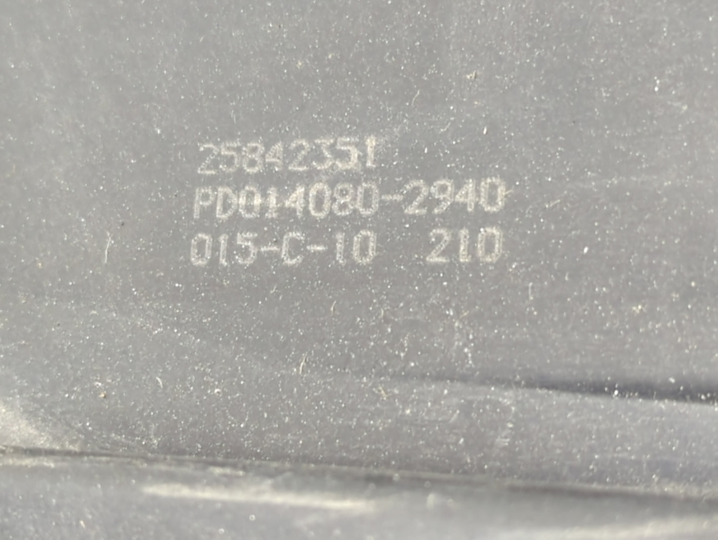 2010 Chevrolet Malibu Engine Cover Black - Oemusedautoparts1.com