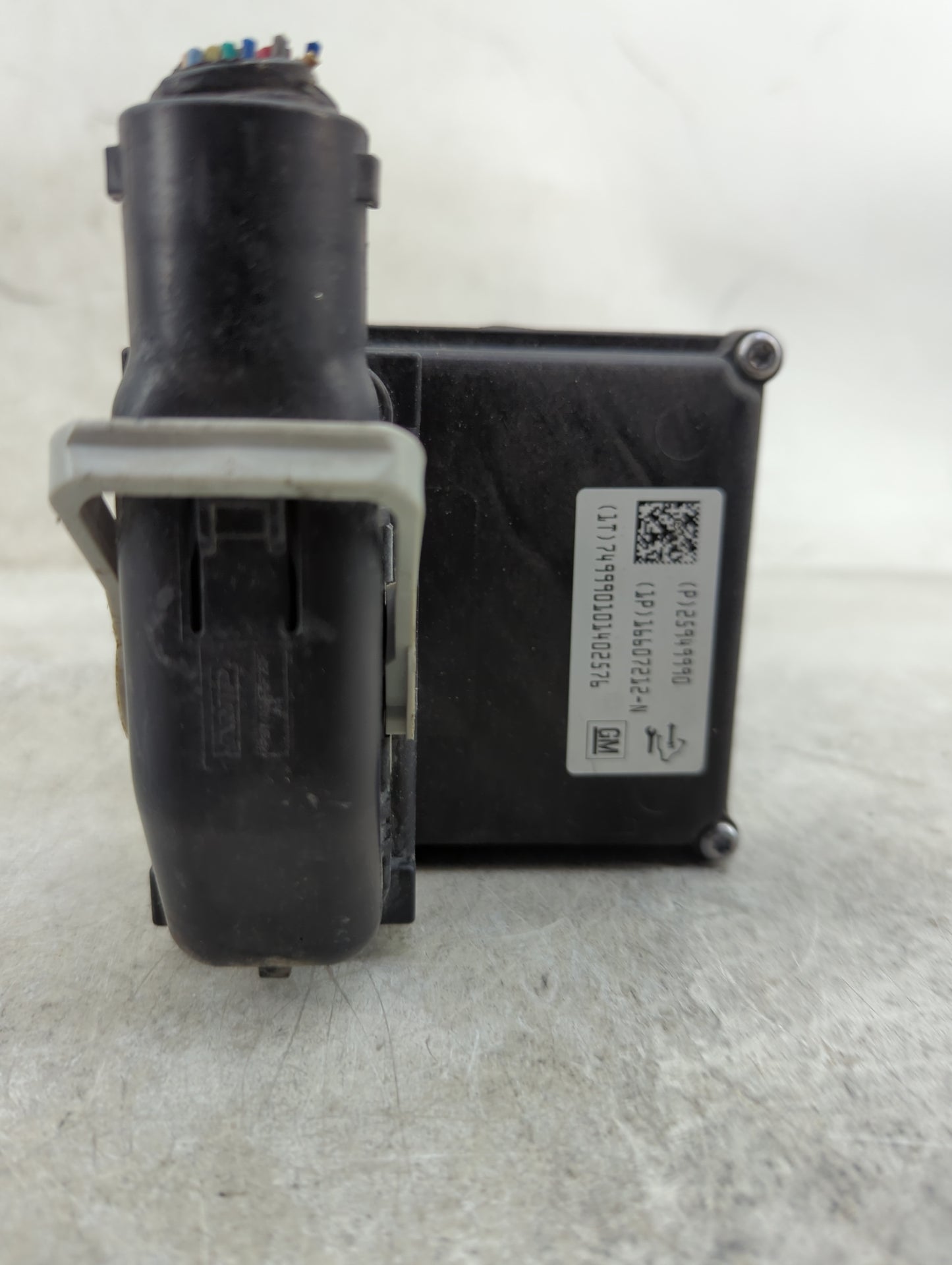 2010 Chevrolet Malibu ABS Pump Control Module Replacement P/N:25949990 Fits OEM Used Auto Parts - Oemusedautoparts1.com