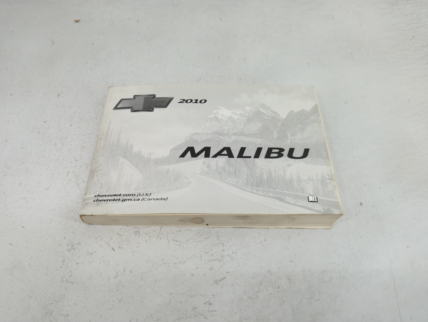 2010 Chevrolet Malibu Owners Manual Book Guide P/N:25852253 OEM Used Auto Parts - Oemusedautoparts1.com