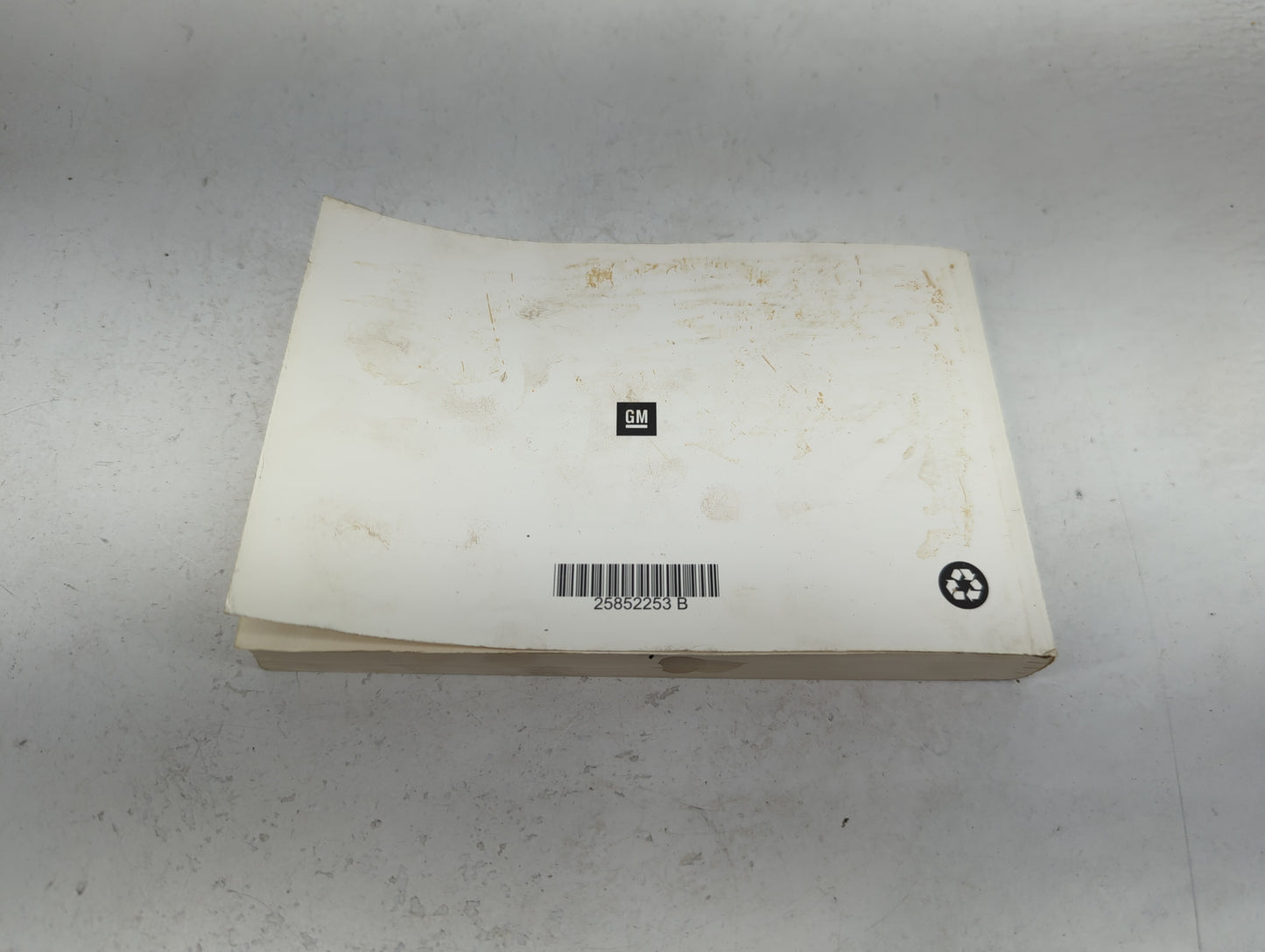 2010 Chevrolet Malibu Owners Manual Book Guide P/N:25852253 OEM Used Auto Parts - Oemusedautoparts1.com