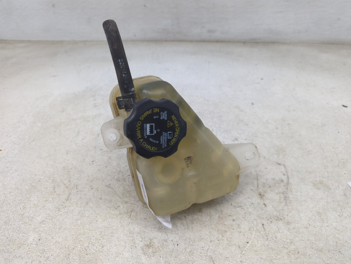 2007 Chevrolet Malibu Radiator Coolant Overflow Expansion Tank Bottle 1465536 - Oemusedautoparts1.com
