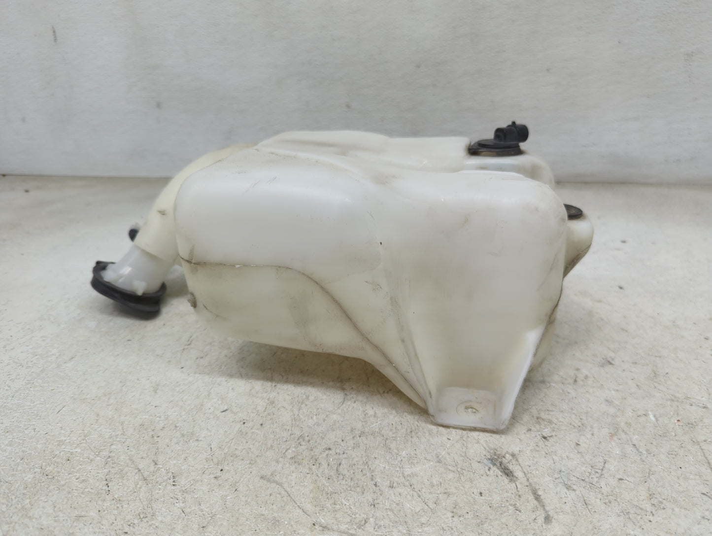 2008-2012 Chevrolet Malibu Windshield Washer Fluid Reservoir Bottle Oem 1465581 - Oemusedautoparts1.com