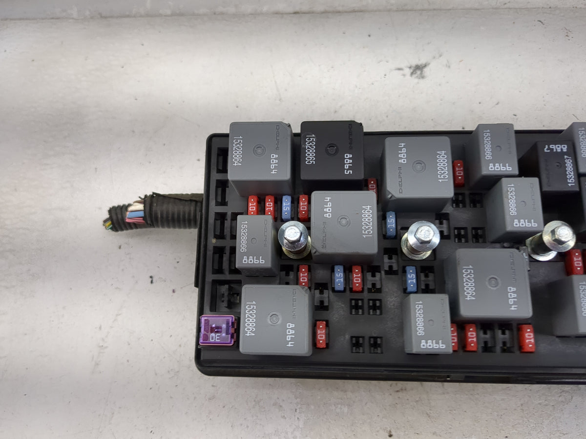 2008-2012 Chevrolet Malibu Fusebox Fuse Box Panel Relay Module P/N:13572722 Fits Fits 2008 2009 2010 2011 2012 OEM Used Auto