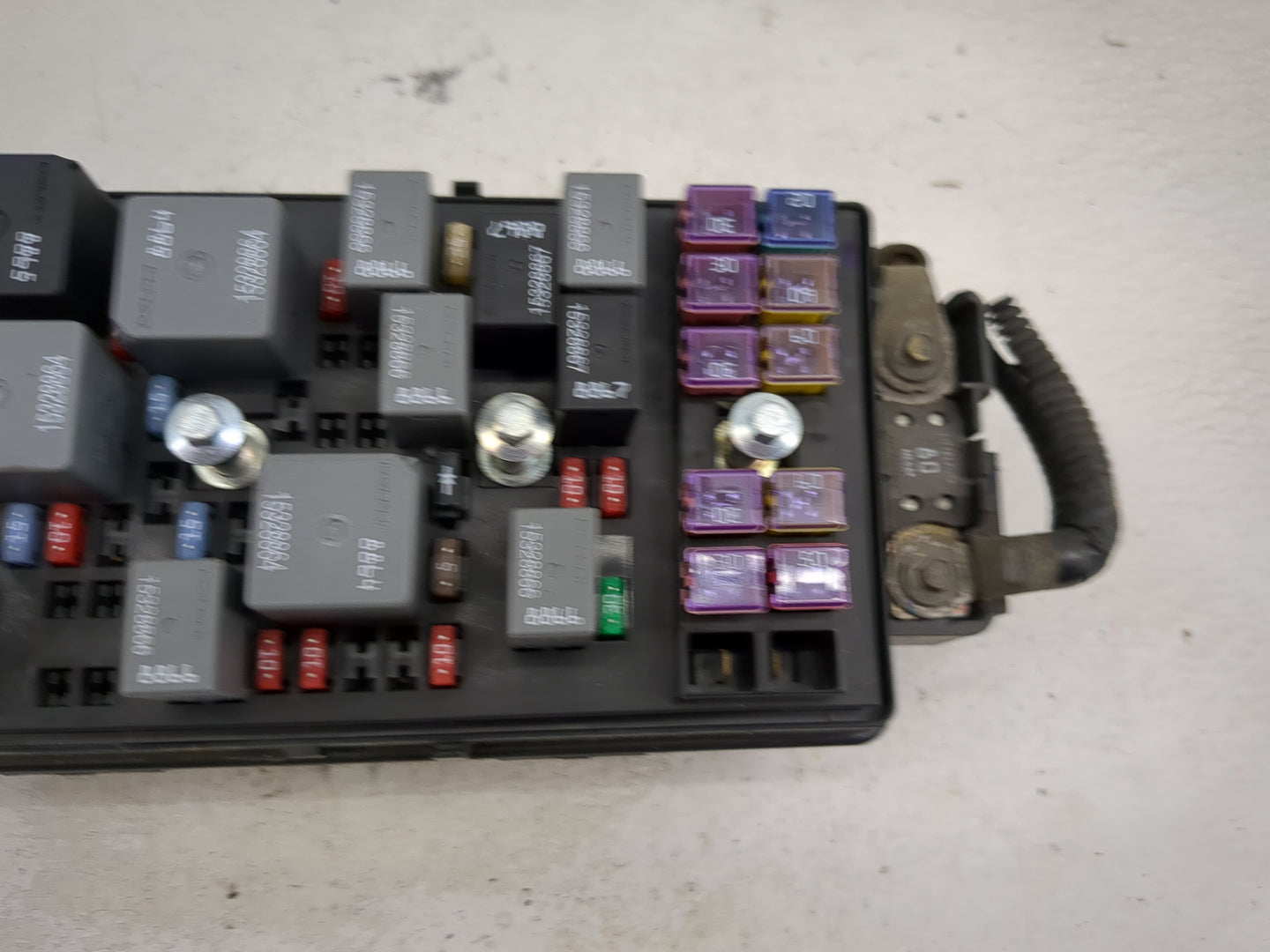 2008-2012 Chevrolet Malibu Fusebox Fuse Box Panel Relay Module P/N:13572722 Fits Fits 2008 2009 2010 2011 2012 OEM Used Auto