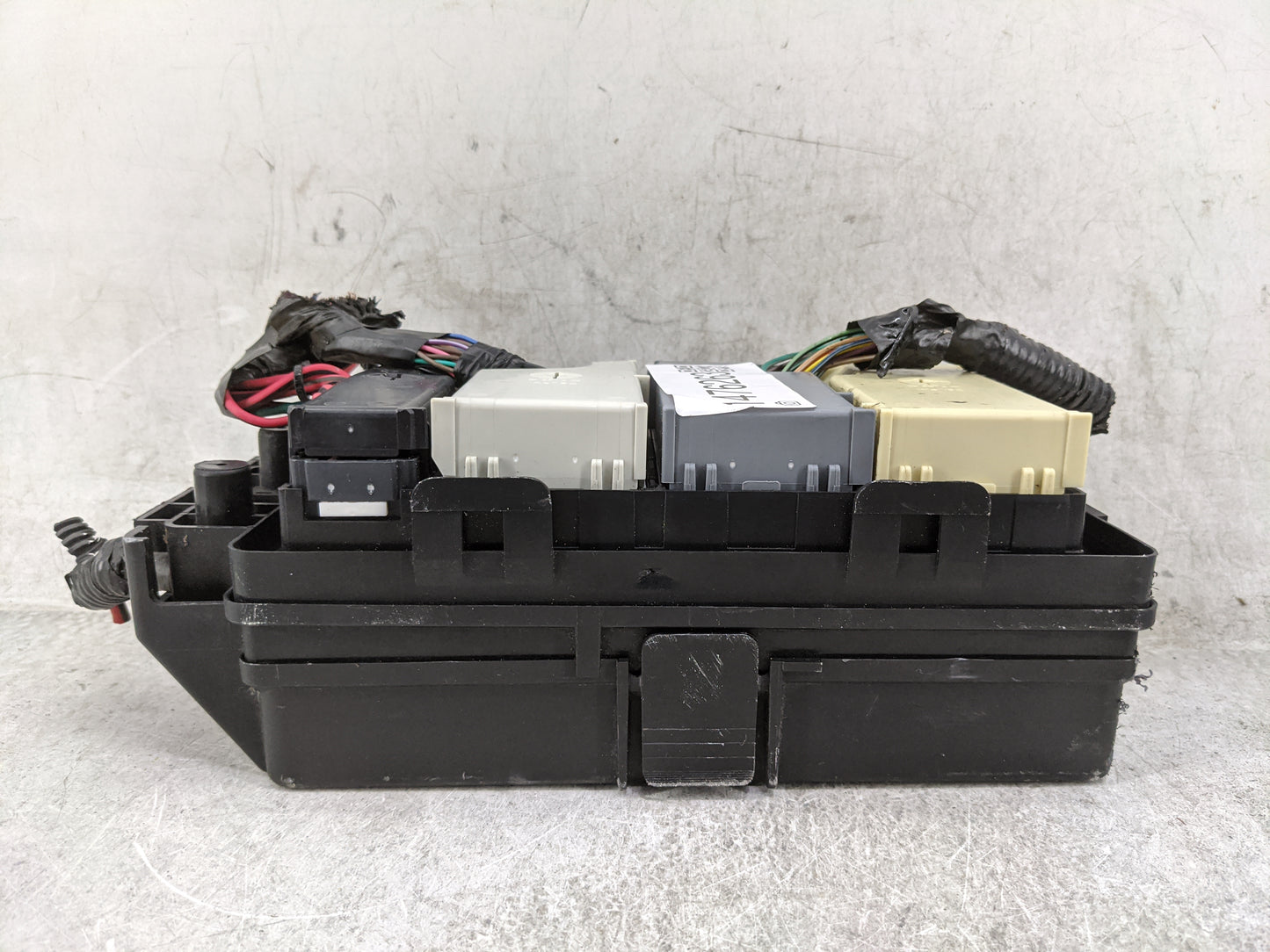 2009-2012 Chevrolet Malibu Fusebox Fuse Box Panel Relay Module P/N:20822695 Fits Fits 2009 2010 2011 2012 OEM Used Auto Part