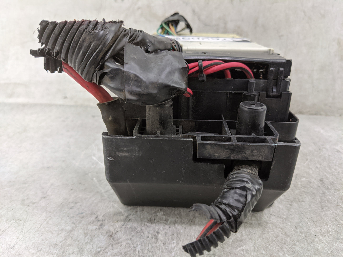 2009-2012 Chevrolet Malibu Fusebox Fuse Box Panel Relay Module P/N:20822695 Fits Fits 2009 2010 2011 2012 OEM Used Auto Part