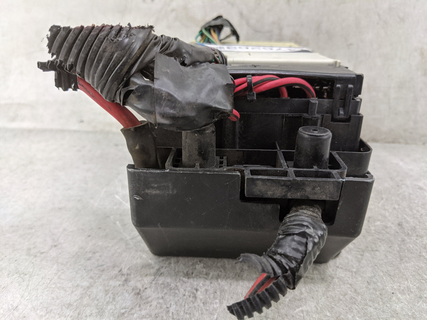 2009-2012 Chevrolet Malibu Fusebox Fuse Box Panel Relay Module P/N:20822695 Fits Fits 2009 2010 2011 2012 OEM Used Auto Part
