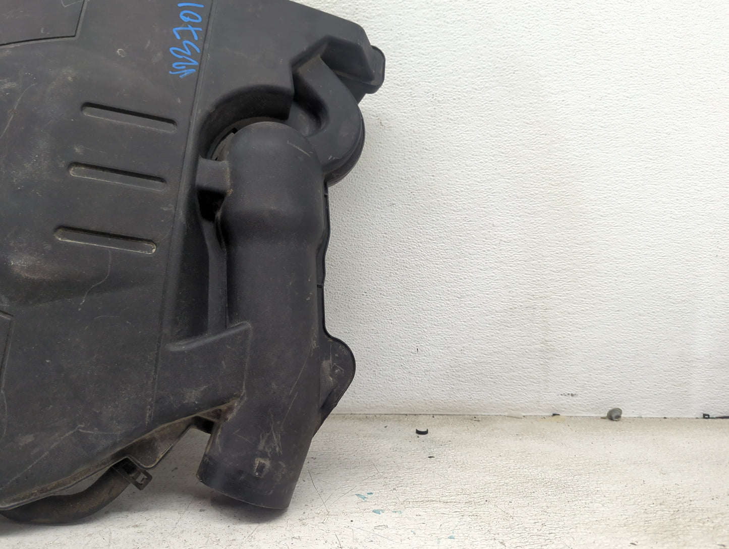 2010 Chevrolet Malibu Engine Cover 1479413 - Oemusedautoparts1.com