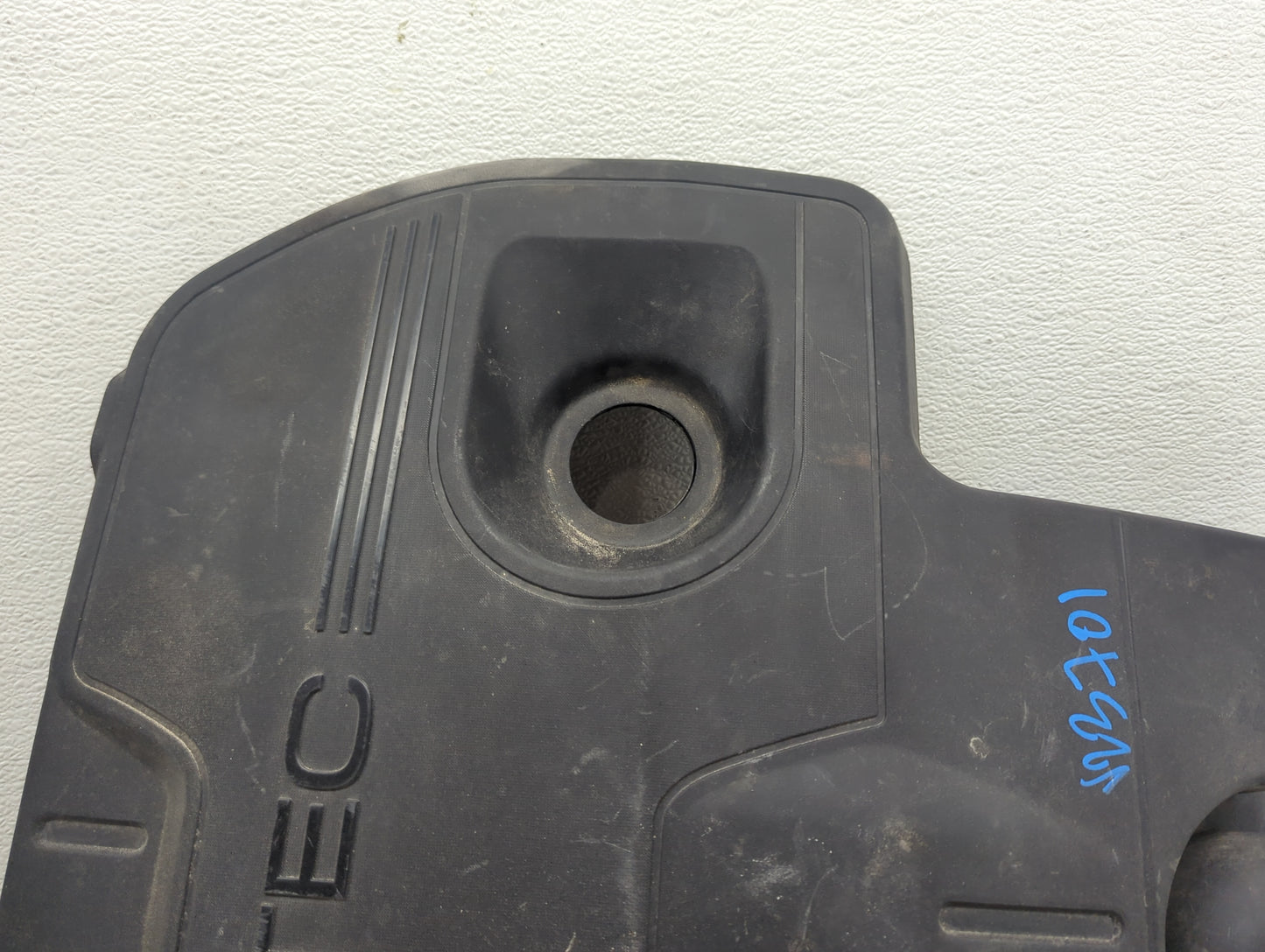 2010 Chevrolet Malibu Engine Cover 1479413 - Oemusedautoparts1.com