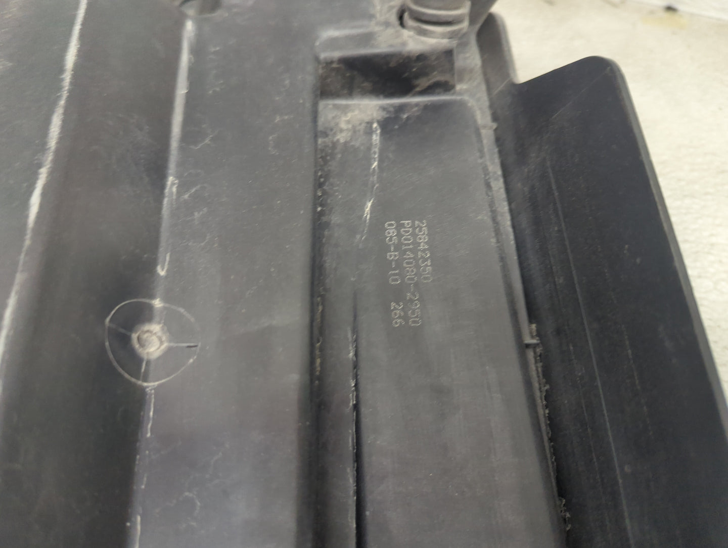 2010 Chevrolet Malibu Engine Cover 1479413 - Oemusedautoparts1.com