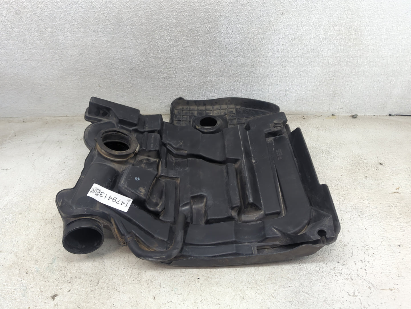 2010 Chevrolet Malibu Engine Cover 1479413 - Oemusedautoparts1.com