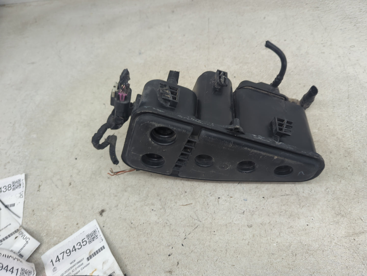 2010 Chevrolet Malibu Fuel Vapor Charcoal Canister - Oemusedautoparts1.com