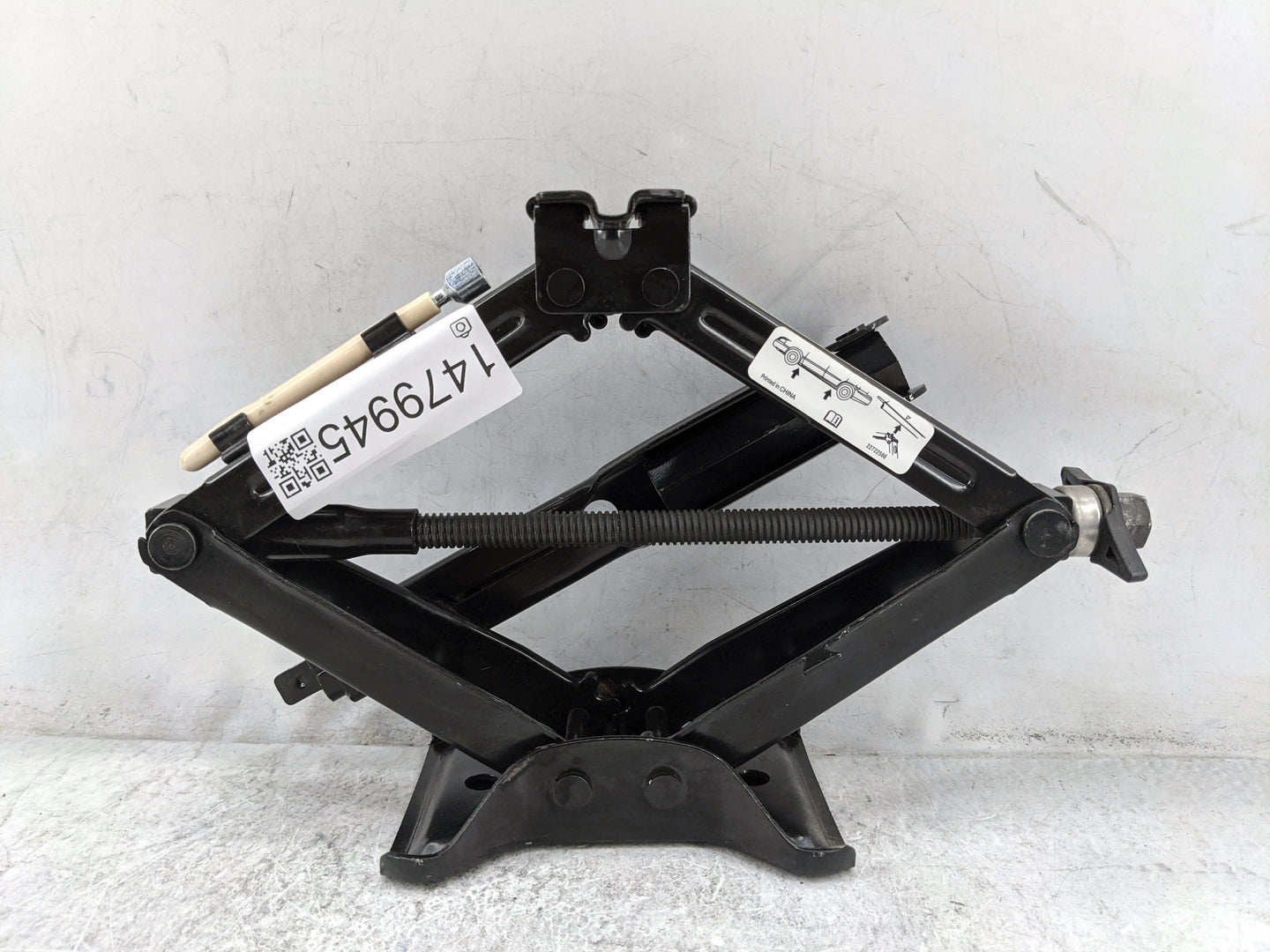 2010 Chevrolet Malibu Spare Scissor Car Jack Black - Oemusedautoparts1.com