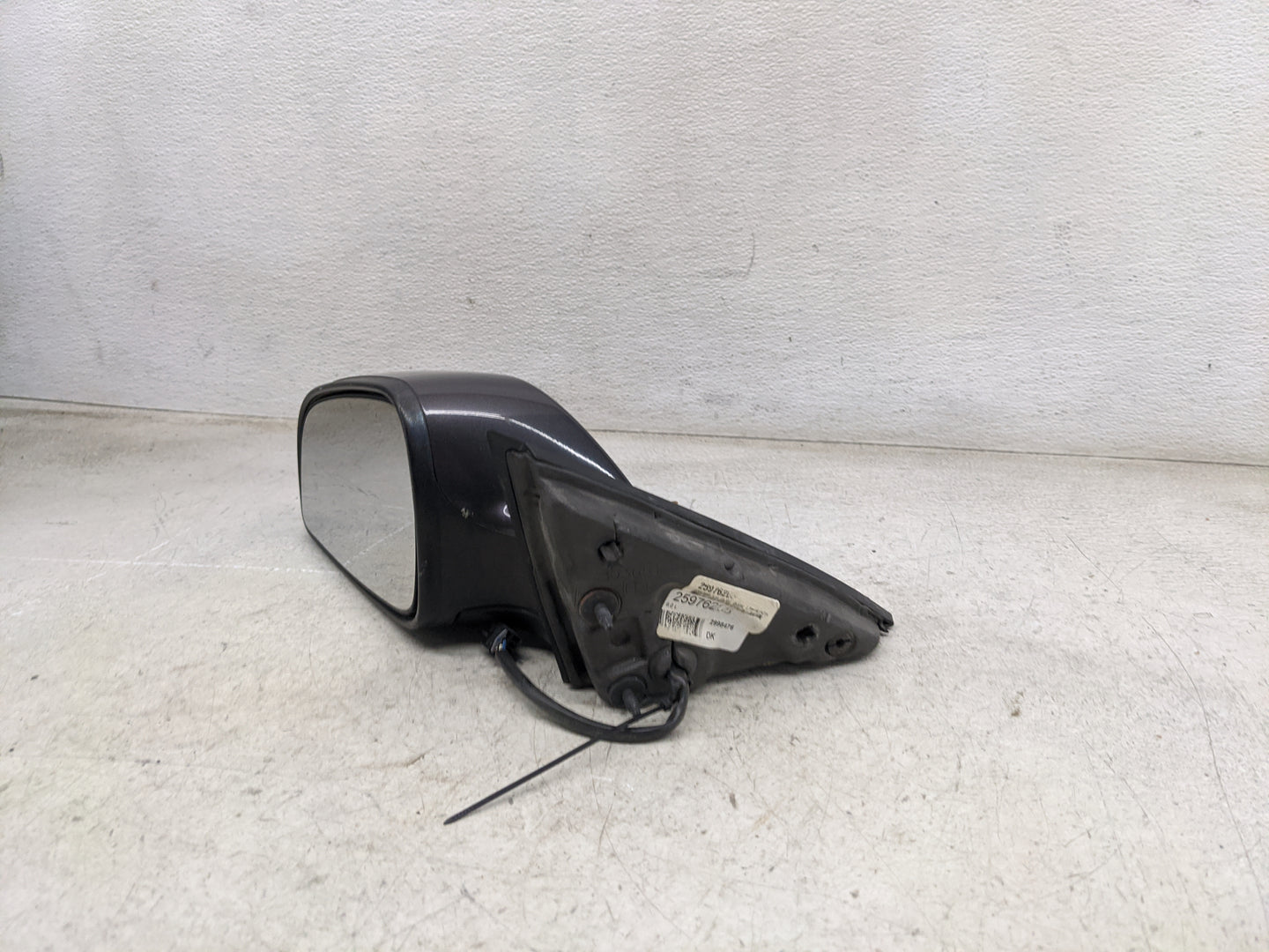 2010 Chevrolet Malibu Driver Side View Mirror - Left Door Mirror OEM Used - Oemusedautoparts1.com