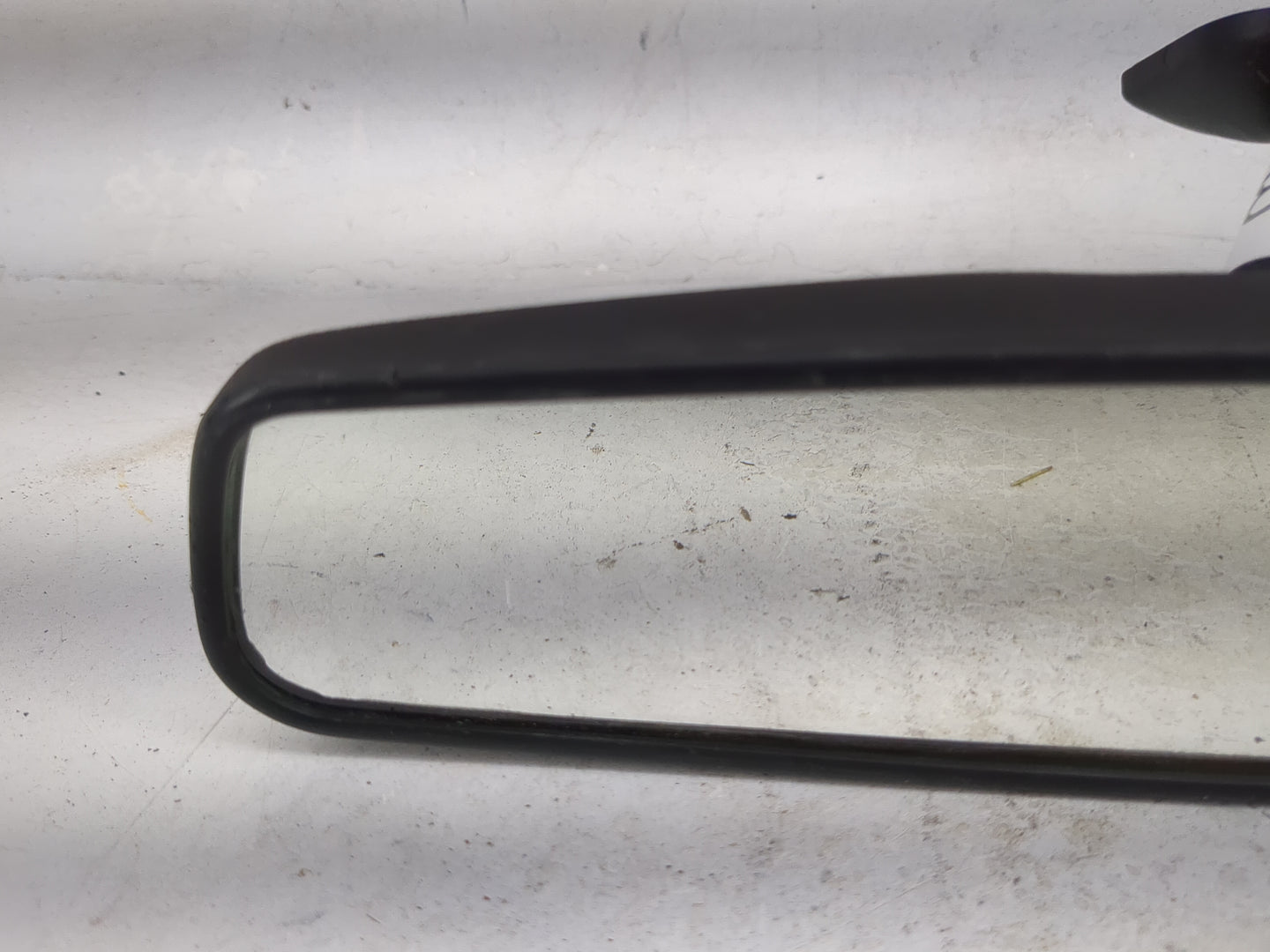 2010 Chevrolet Malibu Interior Rear View Mirror Replacement OEM P/N:E8 011083 Fits OEM Used Auto Parts - Oemusedautoparts1.c