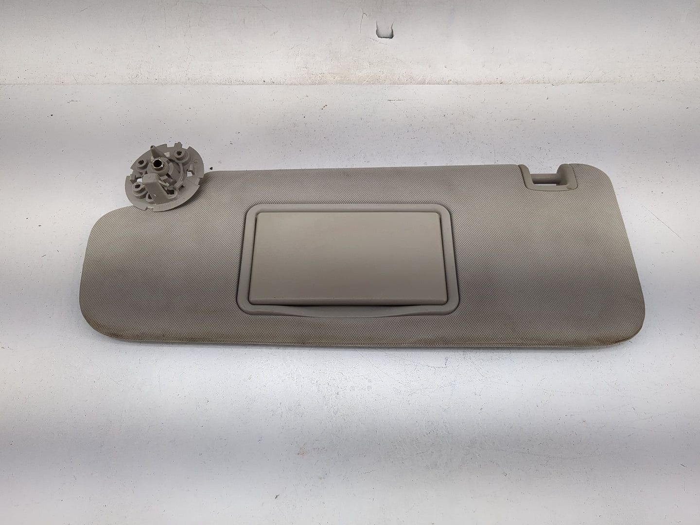 2010 Chevrolet Malibu Sun Visor Shade Replacement Driver Left Mirror Fits OEM Used Auto Parts - Oemusedautoparts1.com