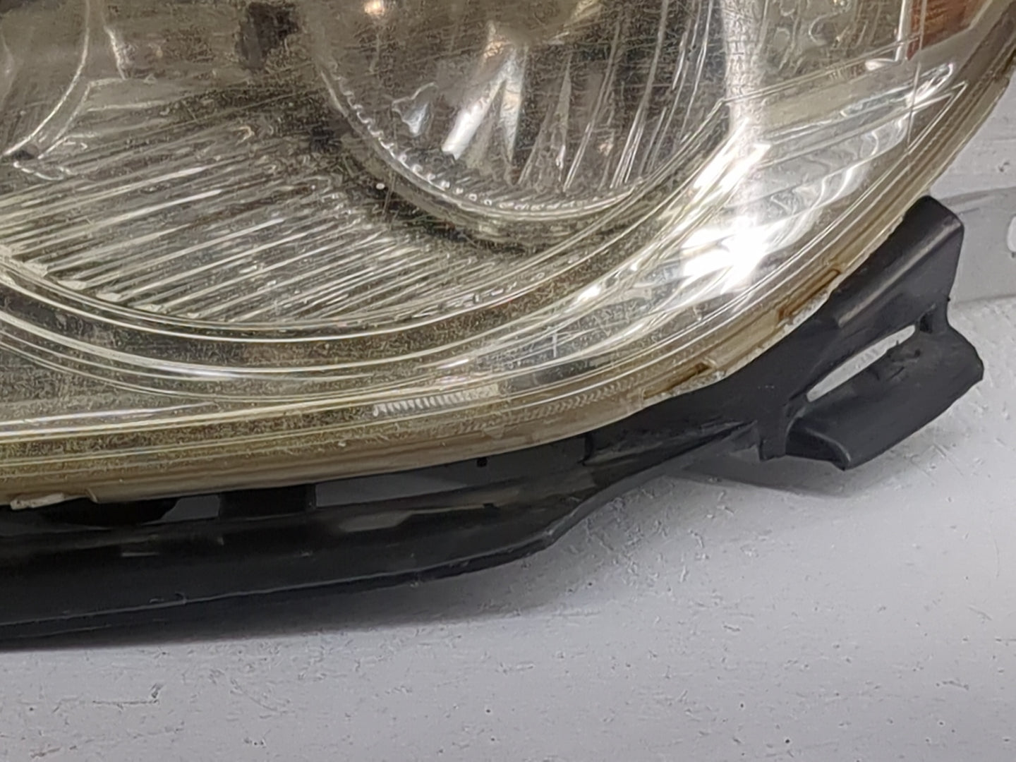 2010 Chevrolet Malibu Driver Left Oem Head Light Headlight Lamp - Oemusedautoparts1.com