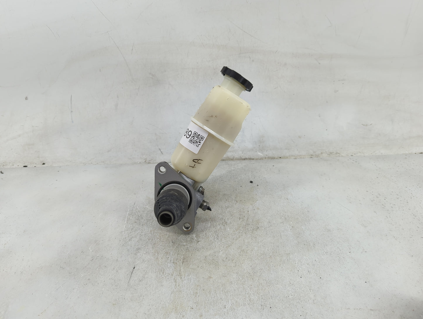 2008-2012 Chevrolet Malibu Brake Master Cylinder 1489189 - Oemusedautoparts1.com