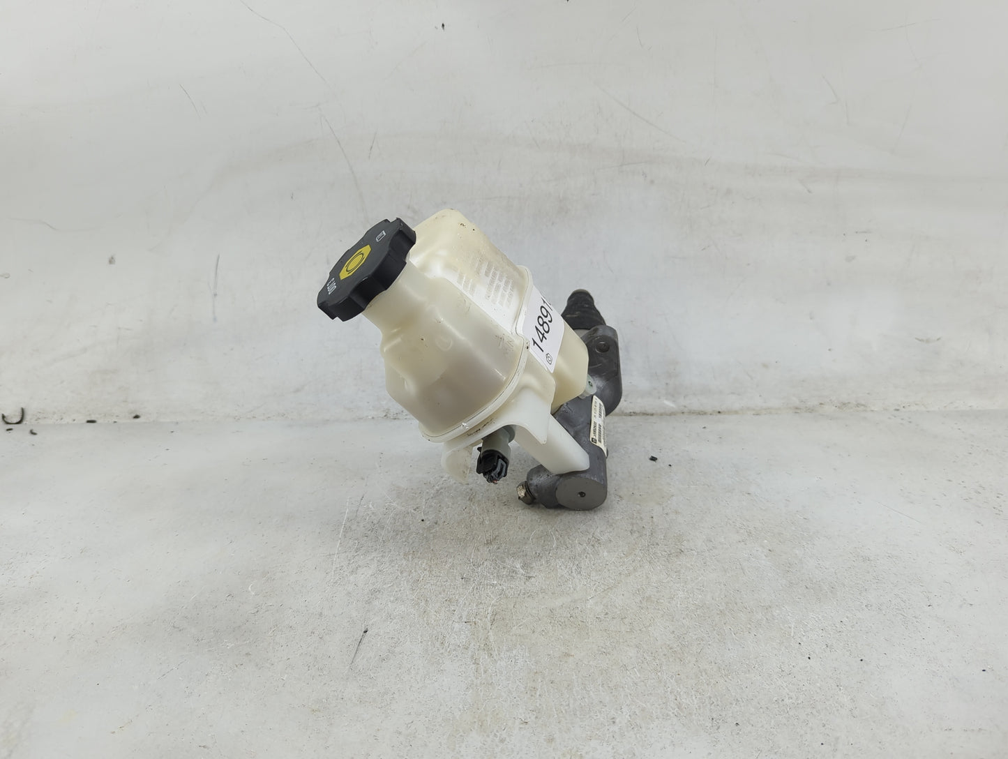 2008-2012 Chevrolet Malibu Brake Master Cylinder 1489189 - Oemusedautoparts1.com