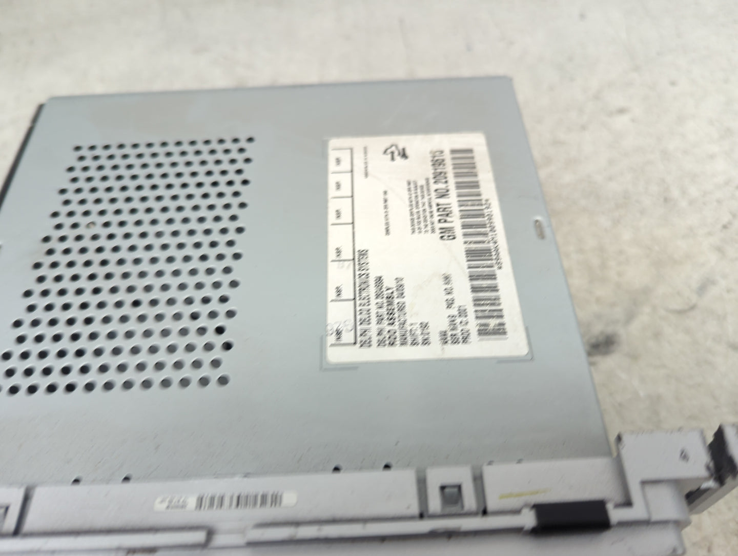 2010 Chevrolet Malibu Radio AM FM Cd Player Receiver Replacement P/N:28073878 Fits OEM Used Auto Parts - Oemusedautoparts1.c