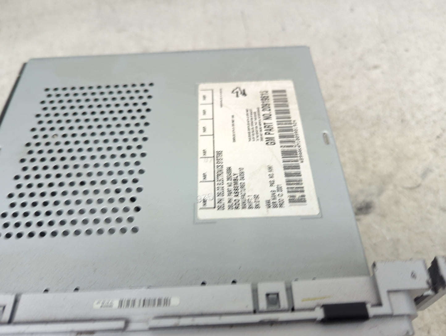2010 Chevrolet Malibu Radio AM FM Cd Player Receiver Replacement P/N:28073878 Fits OEM Used Auto Parts - Oemusedautoparts1.c